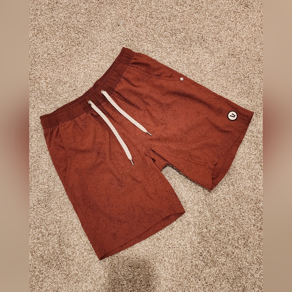 Vuori Kore Men's Lined Shorts